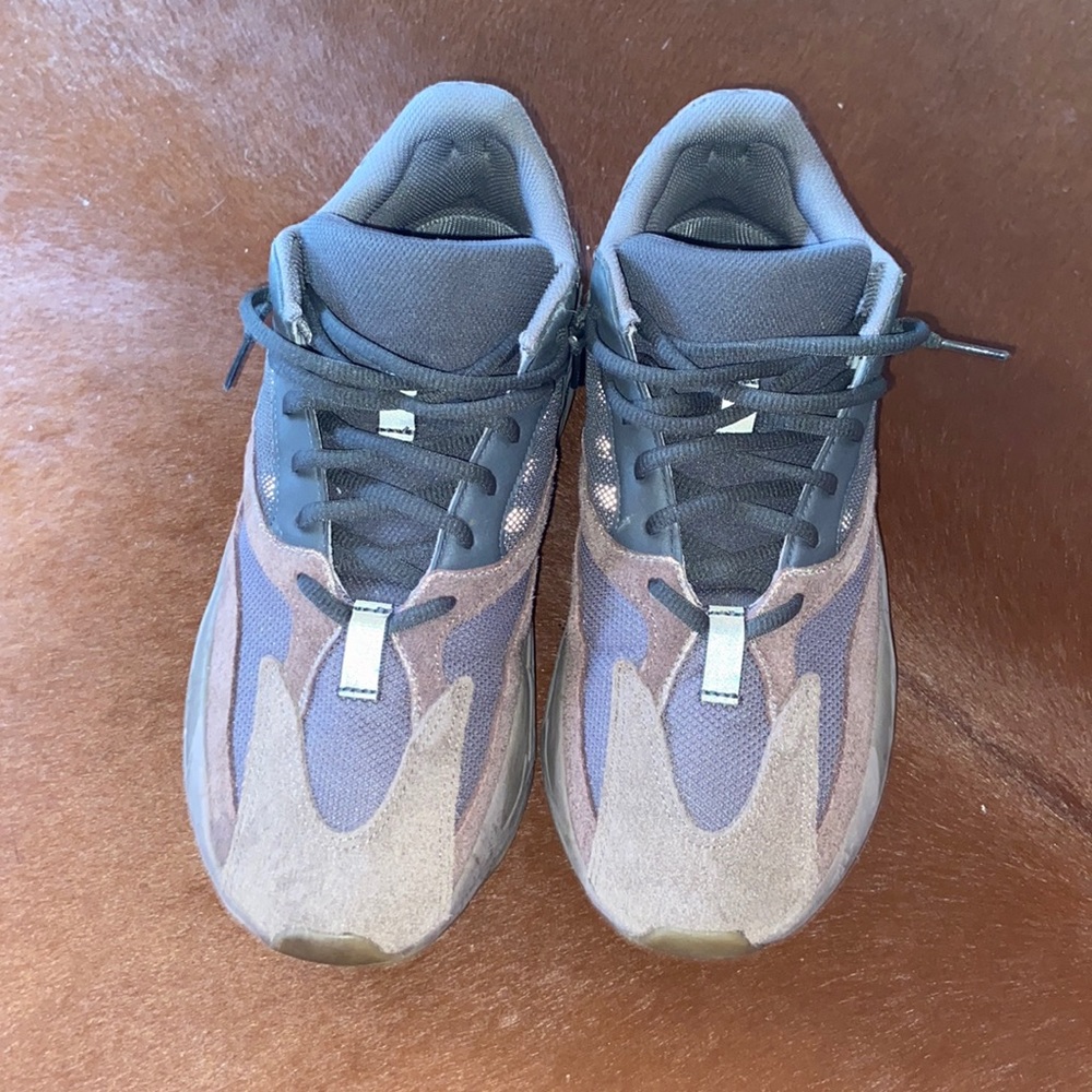 Adidas Yeezy Boost 700 Mauve